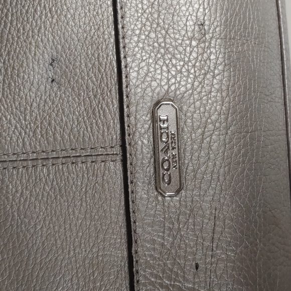 Coach New York Metallic Leather Large Shoulder Bag - Picture 16 of 17